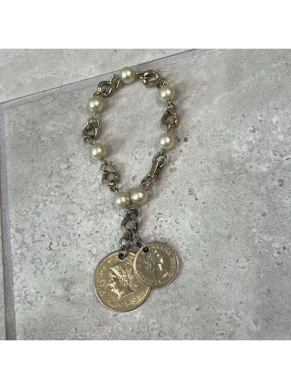 Kent Vintage signed coin charm faux pearl bracelet